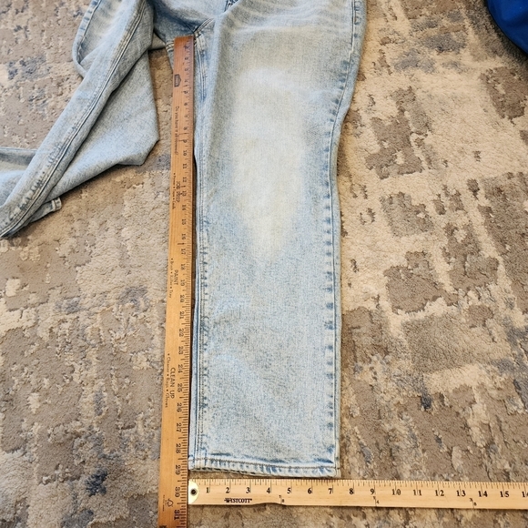 Old Navy lightwash plus Size 18 jeans. Comfort waist. - Picture 14 of 14